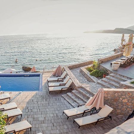 Love Live Hotel Sutomore Esterno foto