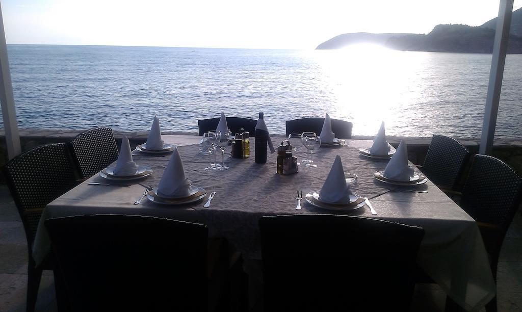 Love Live Hotel Sutomore Esterno foto