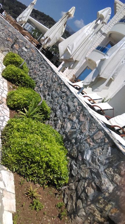 Love Live Hotel Sutomore Esterno foto