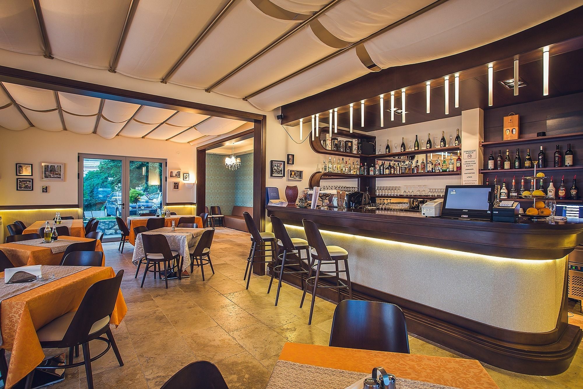 Love Live Hotel Sutomore Esterno foto